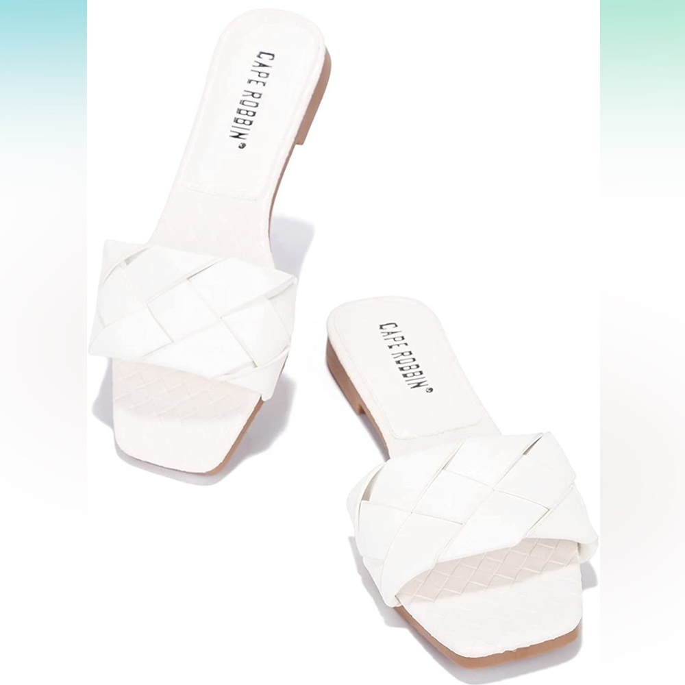 CAPE ROBBIN - WOMEN’S WHITE WOVEN SANDALS - SIZE 7